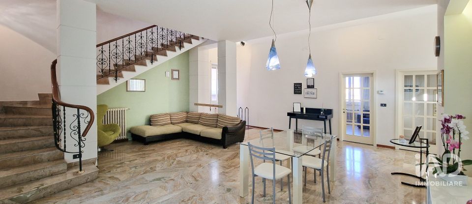 Townhouse 10 rooms of 300 m² in Porto Sant'Elpidio (63821)