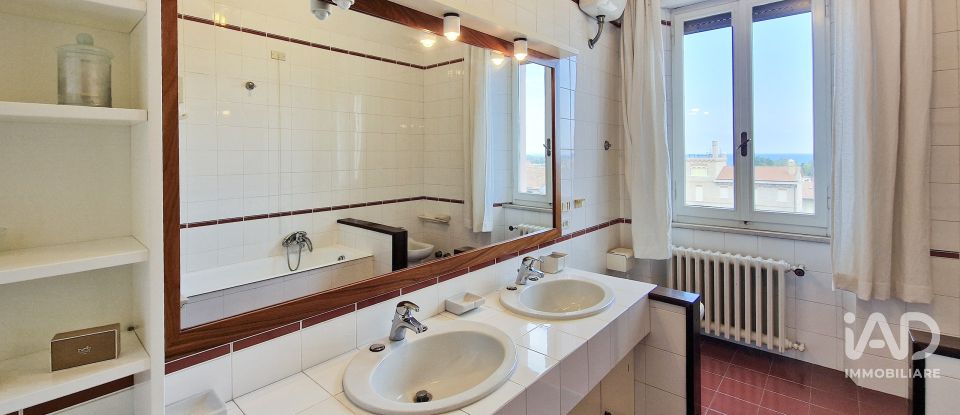 Townhouse 10 rooms of 300 m² in Porto Sant'Elpidio (63821)