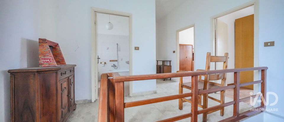 Traditional house 4 rooms of 221 m² in Ostellato (44020)