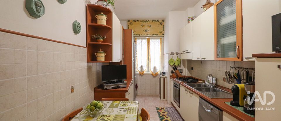 Four-room apartment of 114 m² in Roma (00179)