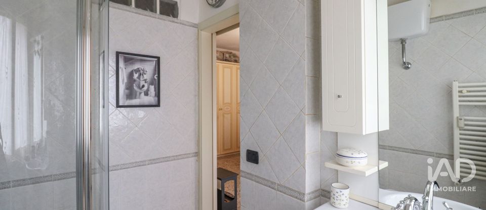 Four-room apartment of 114 m² in Roma (00179)