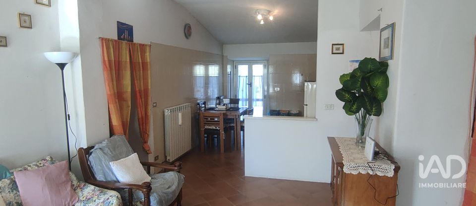 Casa indipendente / Villa 8 locali di 230 m² in Cossignano (63067)