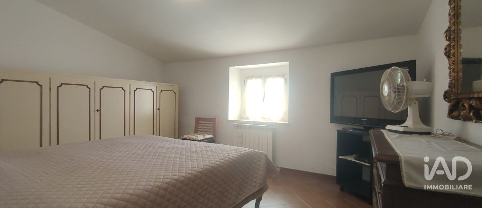 Casa indipendente / Villa 8 locali di 230 m² in Cossignano (63067)