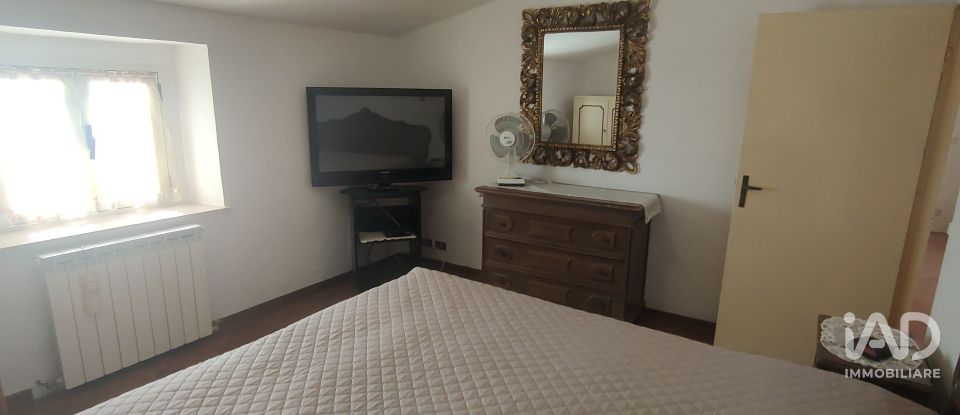 Casa indipendente / Villa 8 locali di 230 m² in Cossignano (63067)