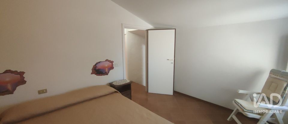 Casa indipendente / Villa 8 locali di 230 m² in Cossignano (63067)