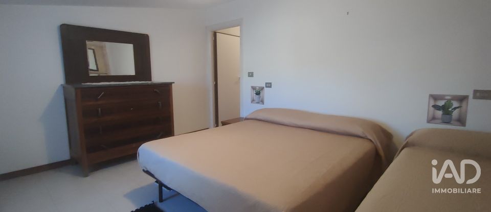 Casa indipendente / Villa 8 locali di 230 m² in Cossignano (63067)