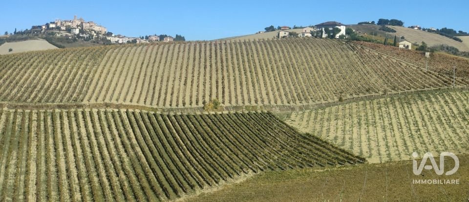 Casa indipendente / Villa 8 locali di 230 m² in Cossignano (63067)