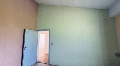 Rifugio 10 locali di 400 m² in Controguerra (64010)