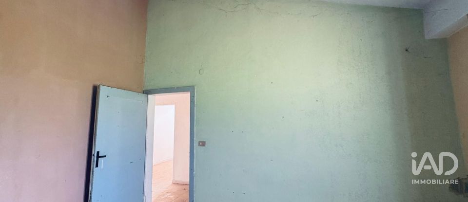 Rifugio 10 locali di 400 m² in Controguerra (64010)