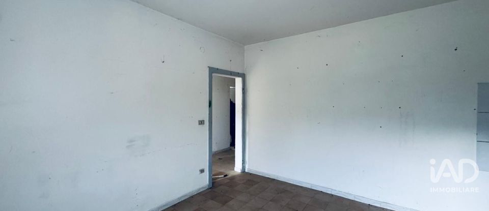 Rifugio 10 locali di 400 m² in Controguerra (64010)