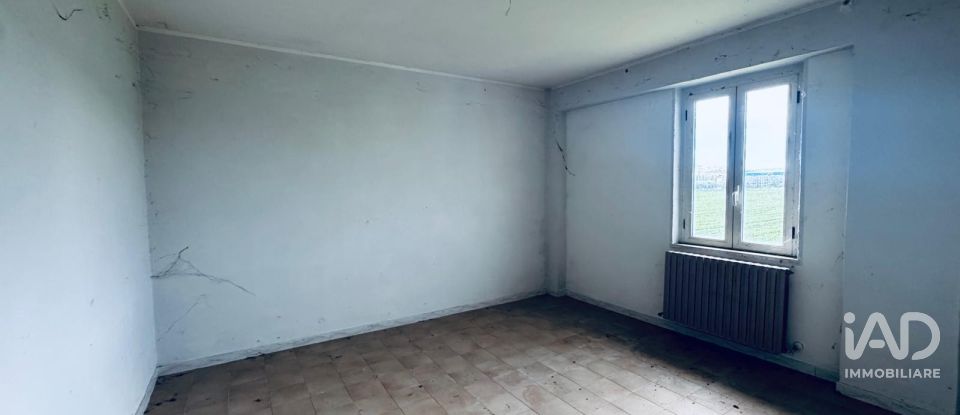 Rifugio 10 locali di 400 m² in Controguerra (64010)