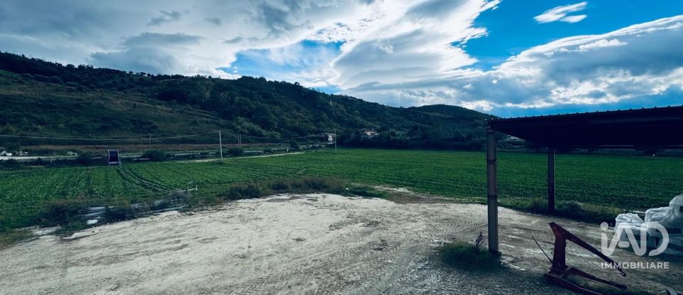 Rifugio 10 locali di 400 m² in Controguerra (64010)