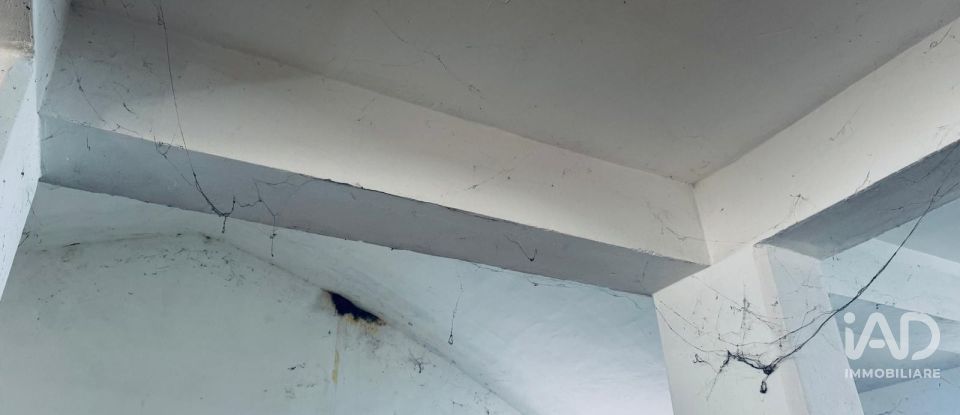 Rifugio 10 locali di 400 m² in Controguerra (64010)