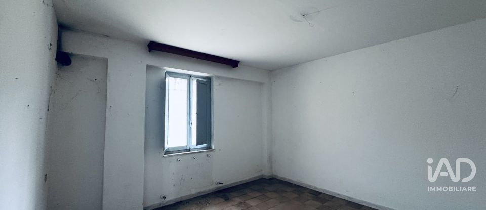 Rifugio 10 locali di 400 m² in Controguerra (64010)