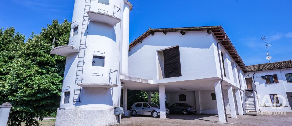 Casa indipendente / Villa 33 locali di 1.300 m² in Desenzano del Garda (25015)