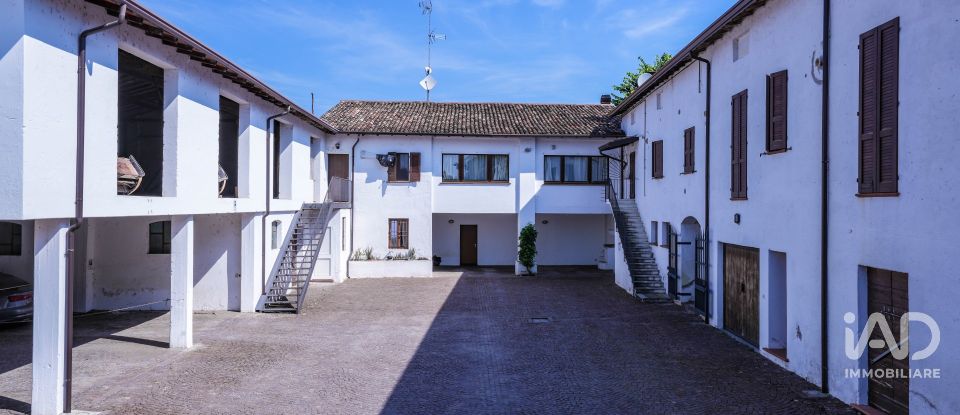 Casa indipendente / Villa 33 locali di 1.300 m² in Desenzano del Garda (25015)