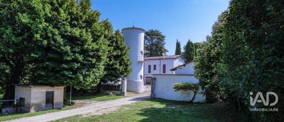 Casa indipendente / Villa 33 locali di 1.300 m² in Desenzano del Garda (25015)