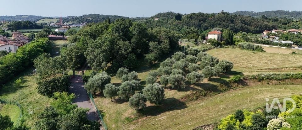 Casa indipendente / Villa 33 locali di 1.300 m² in Desenzano del Garda (25015)