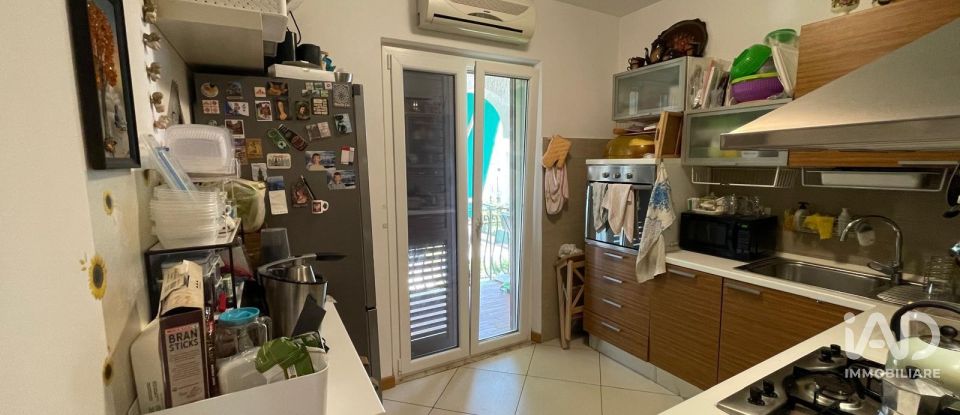 Three-room apartment of 70 m² in Martinsicuro (64014)