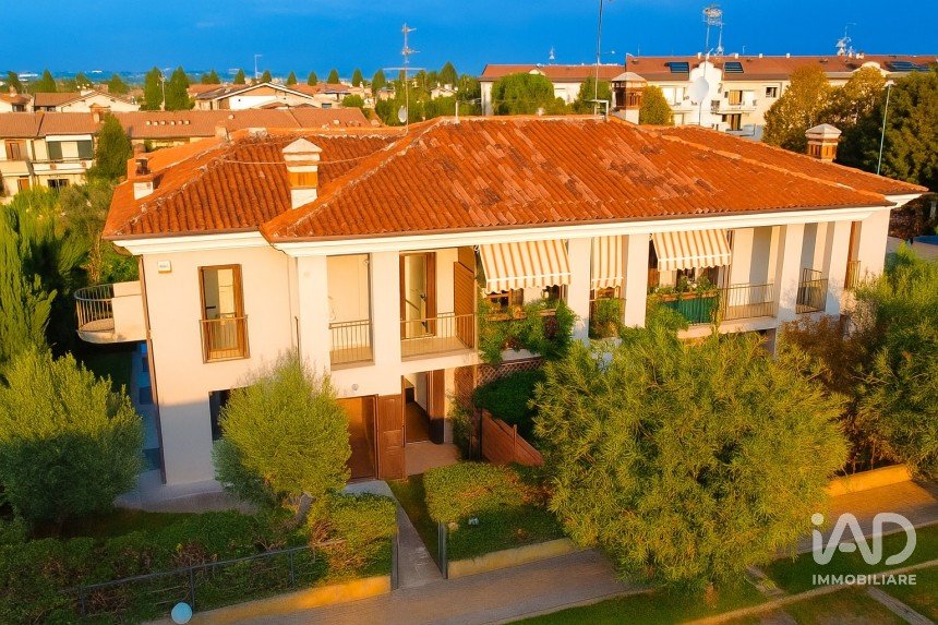 Villa a schiera 6 locali di 195 m² in Sirmione (25019)