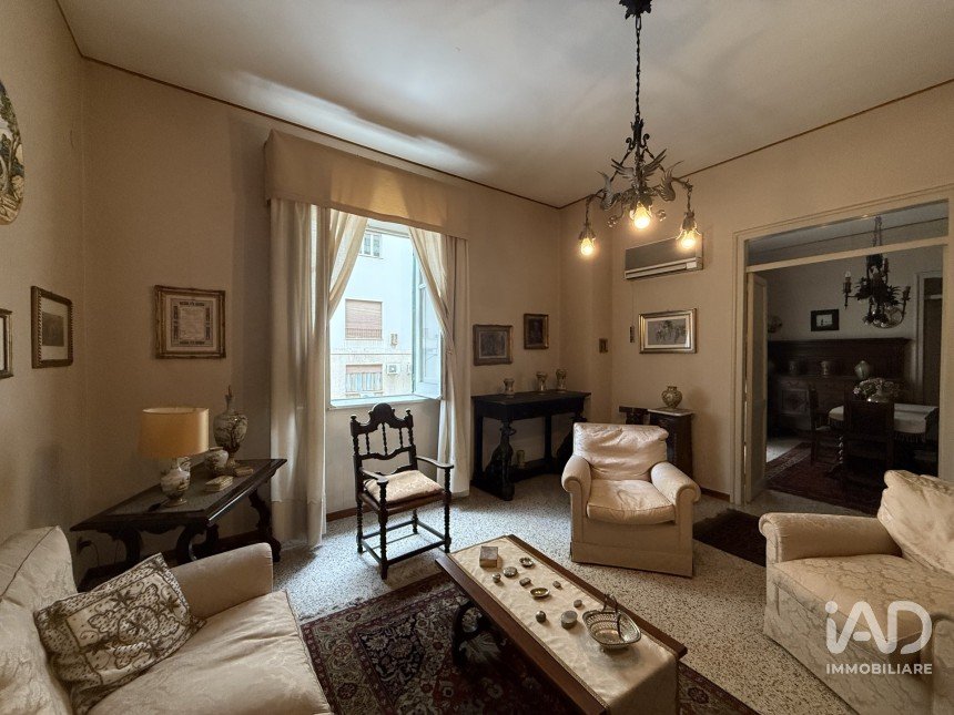 Appartamento 5 locali di 151 m² a Palermo (90141)