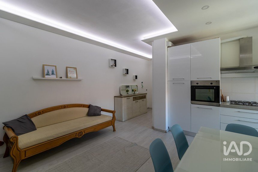 Four-room apartment of 80 m² in Trento (38121)