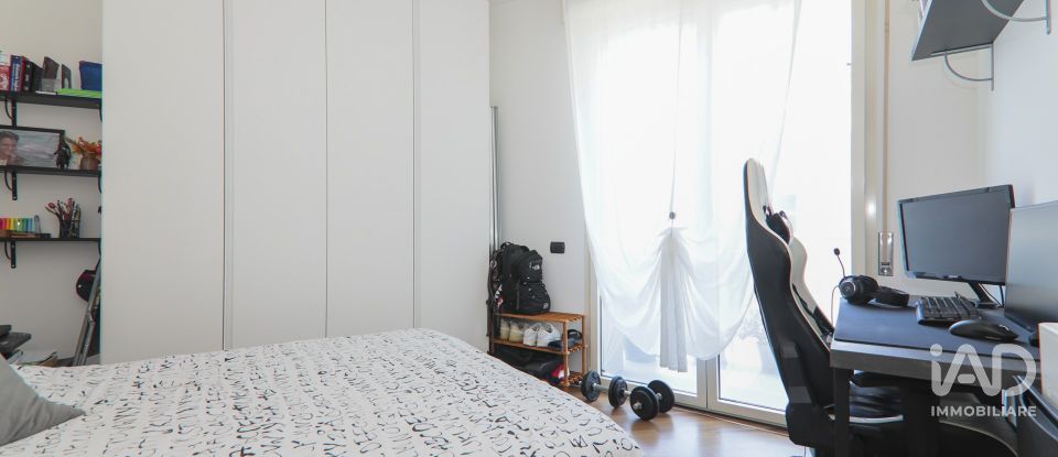 Four-room apartment of 60 m² in Genova (16126)