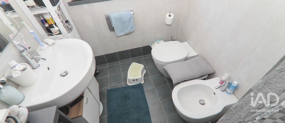 Four-room apartment of 60 m² in Genova (16126)