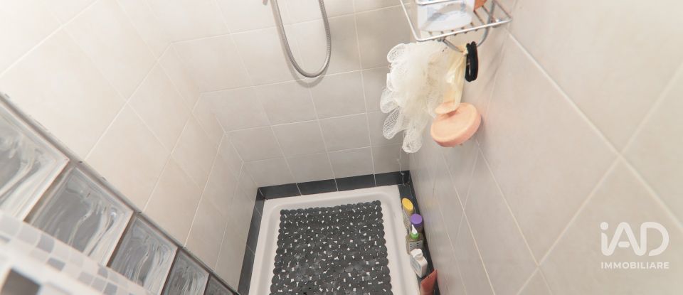 Four-room apartment of 60 m² in Genova (16126)