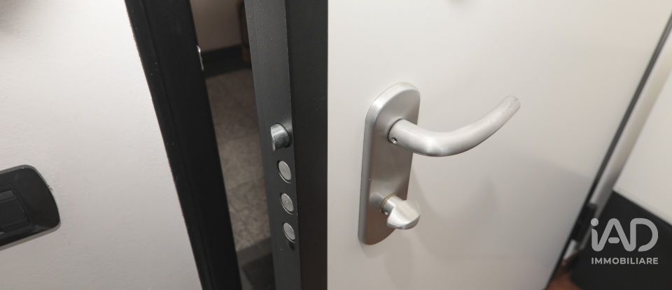 Four-room apartment of 60 m² in Genova (16126)