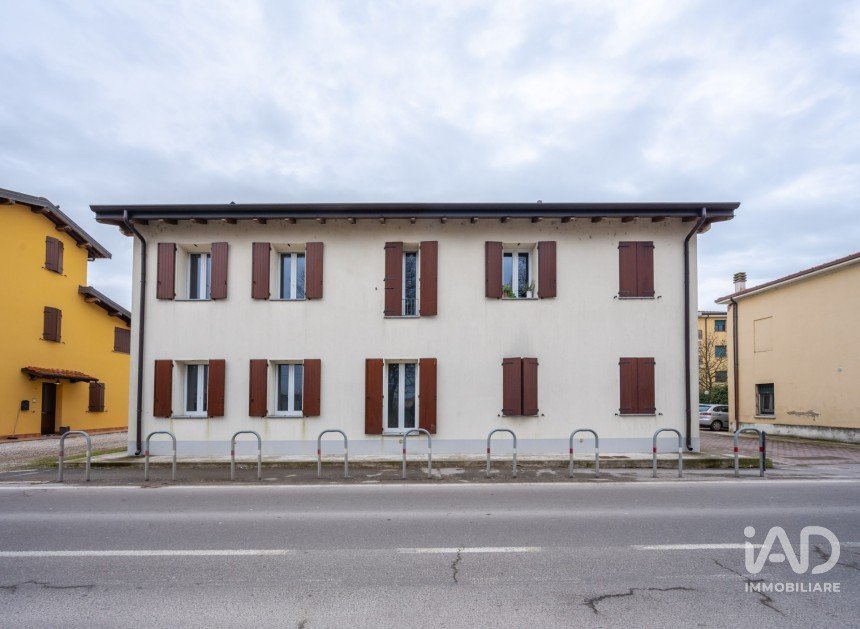 House 4 rooms of 200 m² in Mirandola (41037)