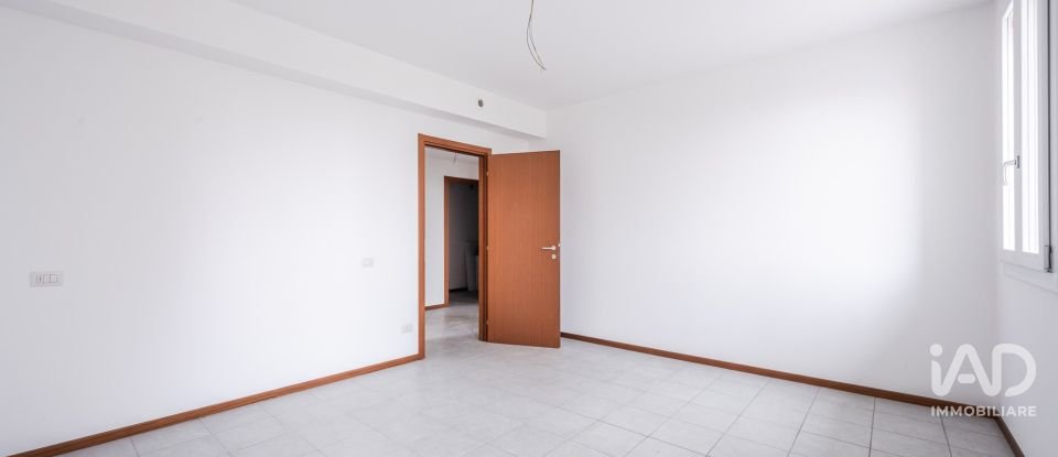 House 4 rooms of 200 m² in Mirandola (41037)