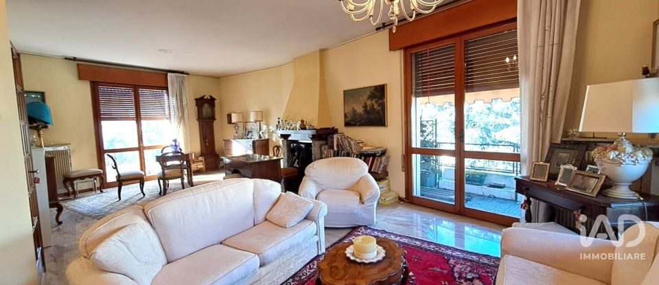 House boat 10 rooms of 210 m² in Padova (35141)