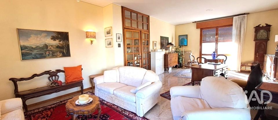 House boat 10 rooms of 210 m² in Padova (35141)