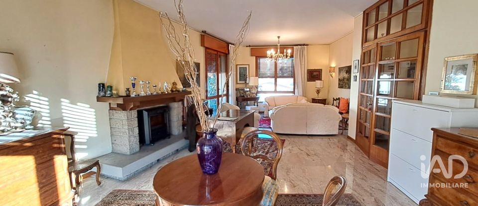 House boat 10 rooms of 210 m² in Padova (35141)