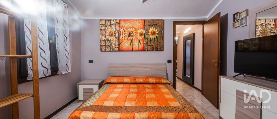 House 8 rooms of 382 m² in Concordia sulla Secchia (41033)