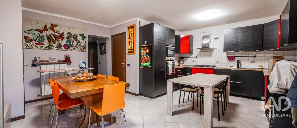 House 8 rooms of 382 m² in Concordia sulla Secchia (41033)