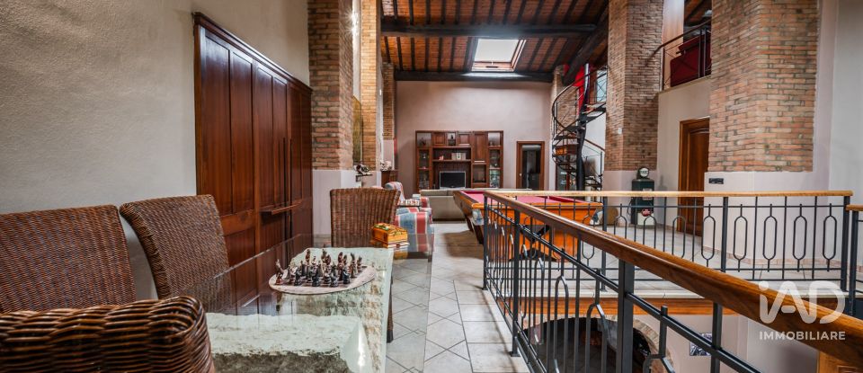 House 8 rooms of 382 m² in Concordia sulla Secchia (41033)