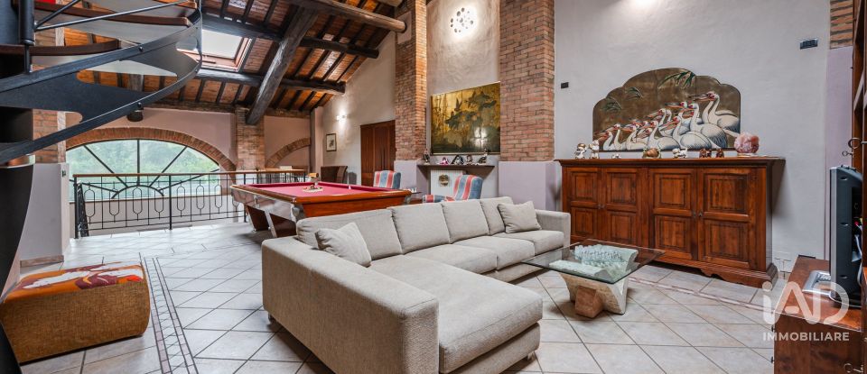 House 8 rooms of 382 m² in Concordia sulla Secchia (41033)