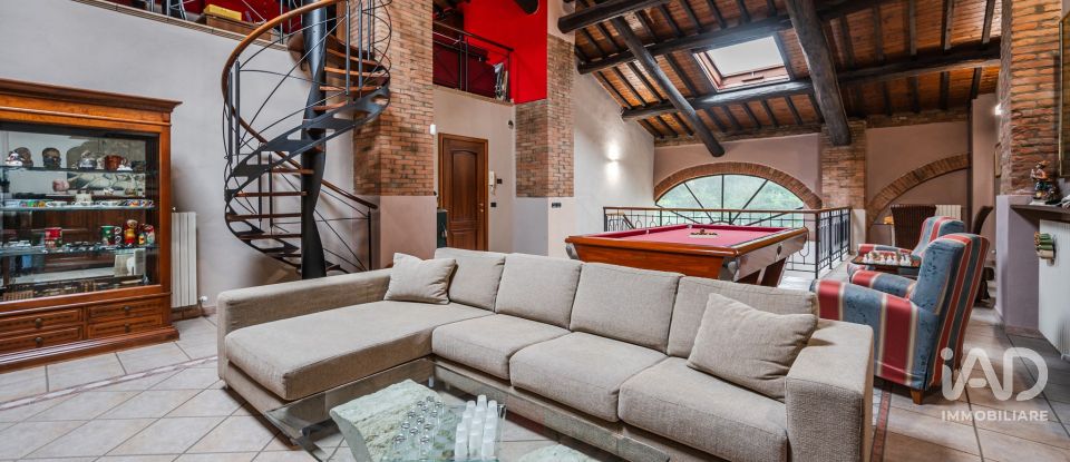 House 8 rooms of 382 m² in Concordia sulla Secchia (41033)