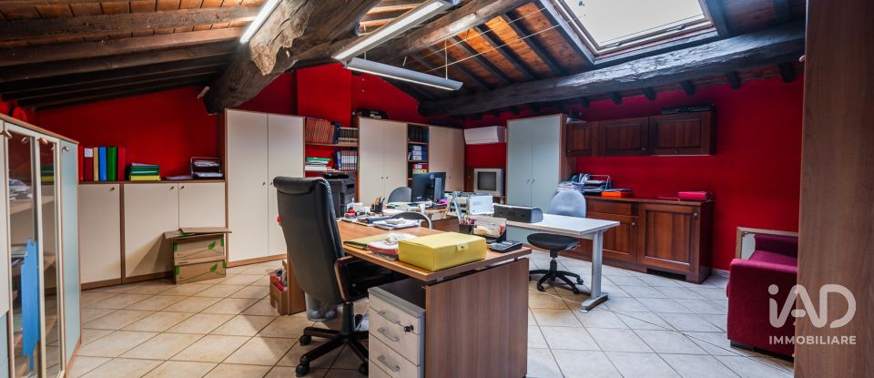 House 8 rooms of 382 m² in Concordia sulla Secchia (41033)