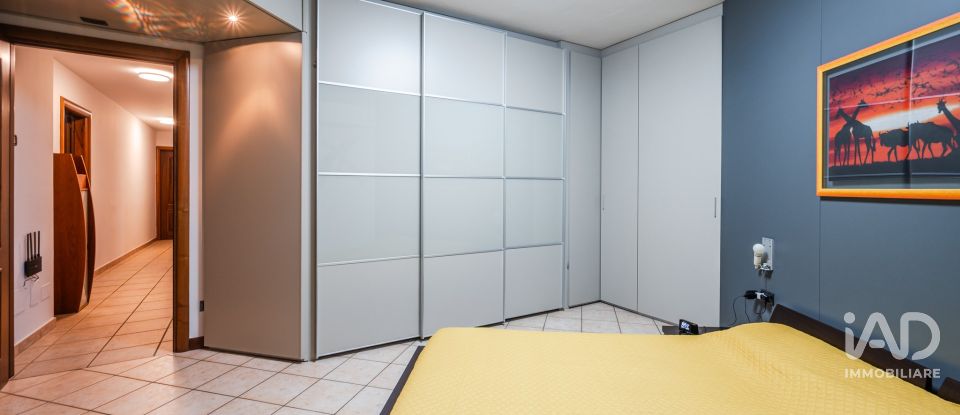 House 8 rooms of 382 m² in Concordia sulla Secchia (41033)