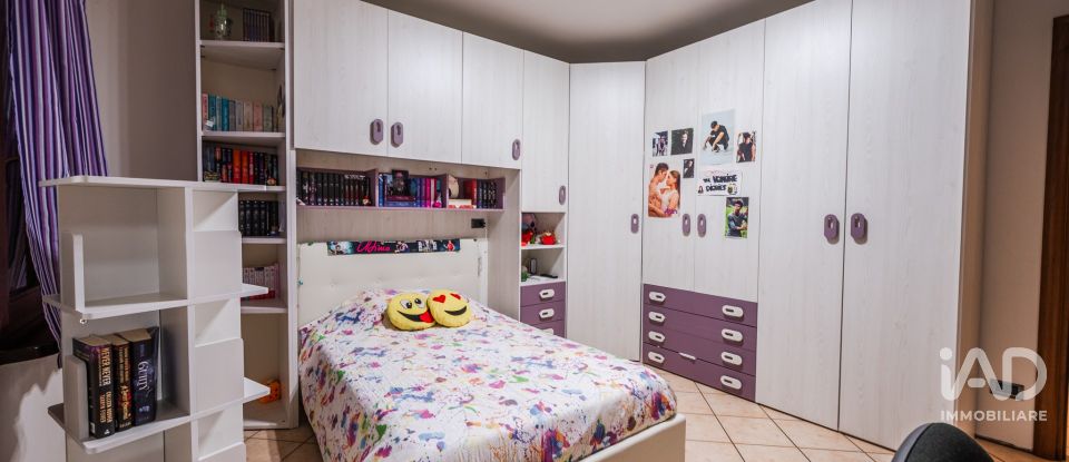 House 8 rooms of 382 m² in Concordia sulla Secchia (41033)