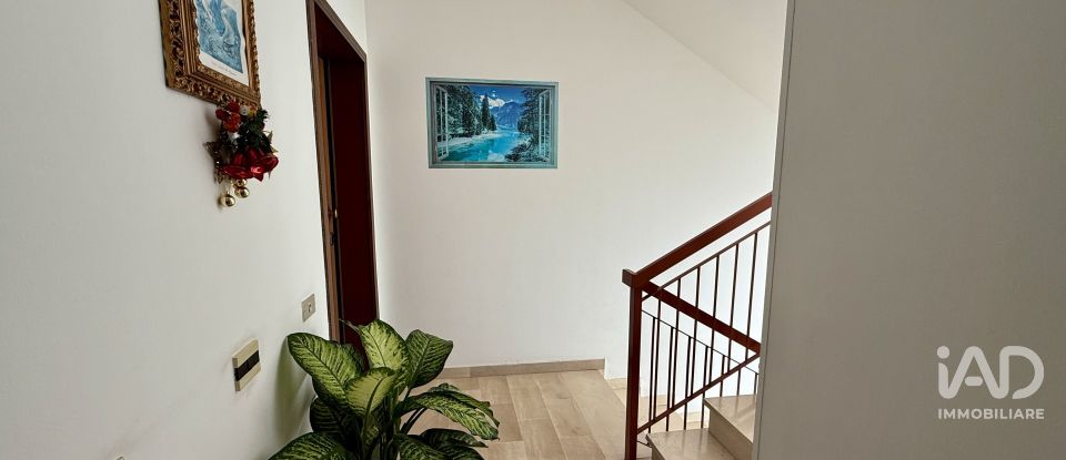 Appartamento 5 locali di 78 m² a Genova (16138)