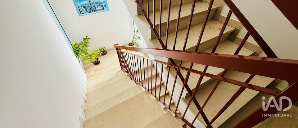 Appartamento 5 locali di 78 m² a Genova (16138)