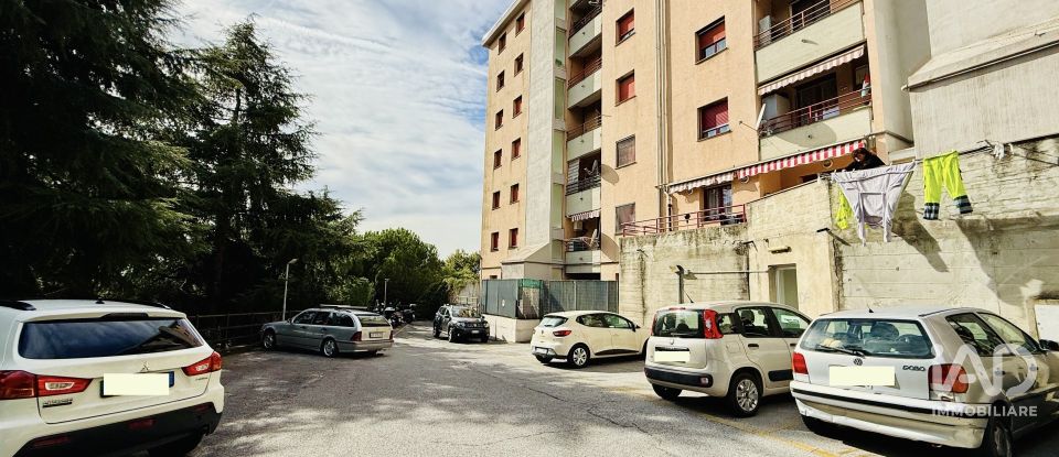 Appartamento 5 locali di 78 m² a Genova (16138)