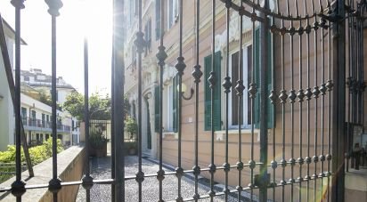 Apartment 7 rooms of 145 m² in Genova (16145)