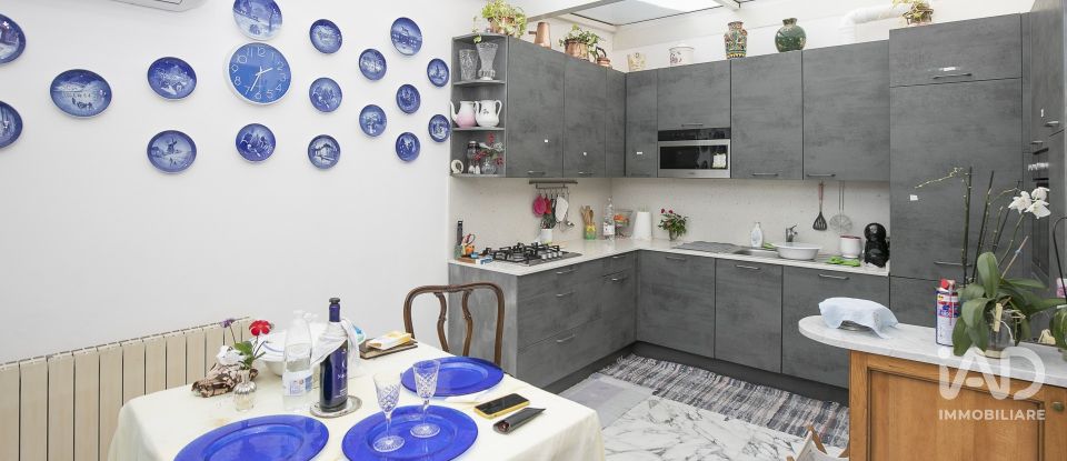 Appartamento 7 locali di 145 m² a Genova (16145)