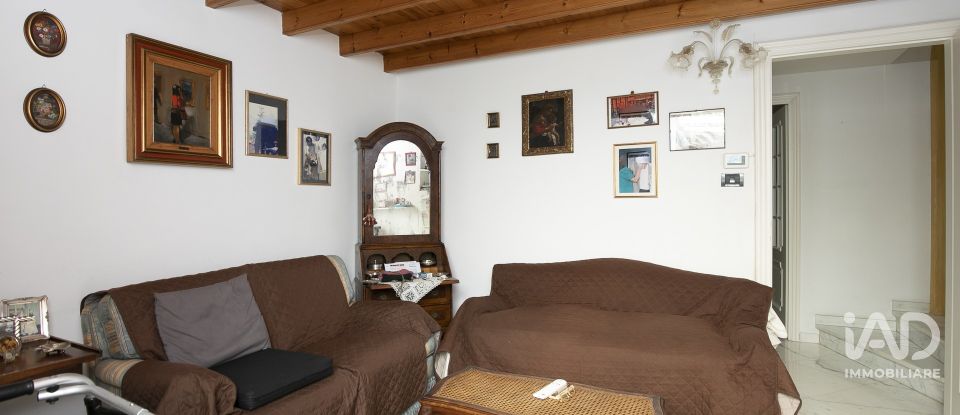 Appartamento 7 locali di 145 m² a Genova (16145)