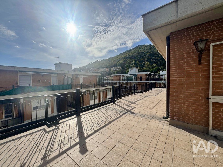 Loft 2 locali di 107 m² a Borghetto Santo Spirito (17052)